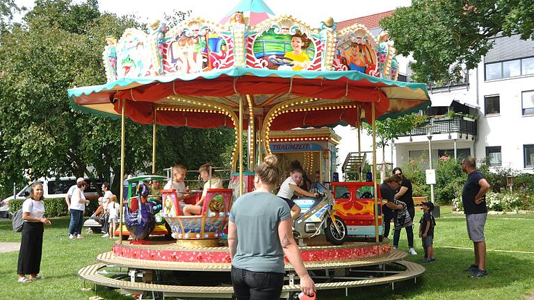 Der Markttag lockt alljährlich zahlreiche Besucherinnen und Besucher nach Giebelstadt. Der Markttag lockt alljährlich zahlreiche Besucherinnen und Besucher nach Giebelstadt.