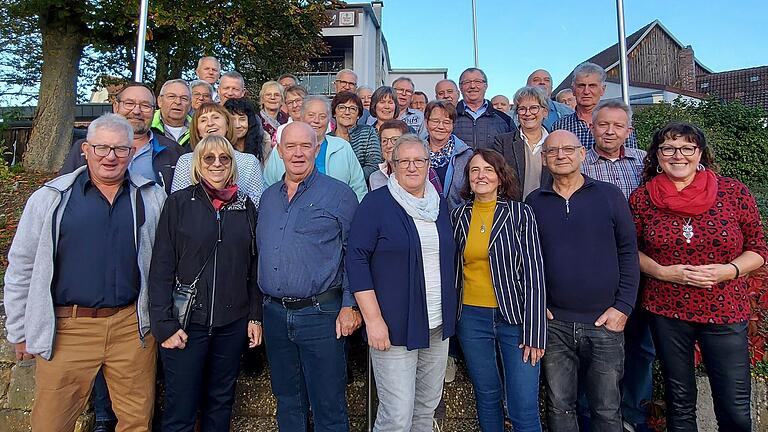 Ehemalige Hauptschüler der Abschlussklassen 1973/74 der Hauptschule Mellrichstadt trafen sich nach 50 Jahren.