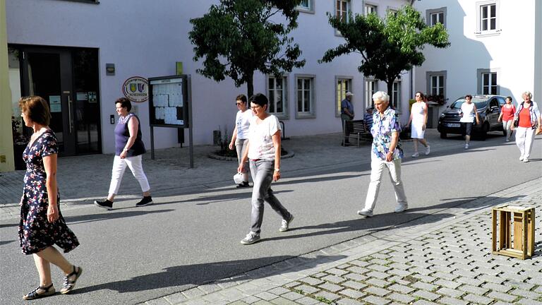 In Nordheim hatte die Wallfahrtsleitung kurzfristig einen Empfang für die Vierzehnheiligen-Pilger in ihrer Heimatgemeinde organisiert. Natürlich wurden hierbei die coronabedingten Auflagen erfüllt.