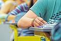Die Mittelstufe Plus kommt in Bayern als Pilotprojekt. Im Landkreis Kitzingen nimmt keine Schule an der Probephase teil. Die Vorbehalte sind groß. Foto: dpa-Armin Weigel