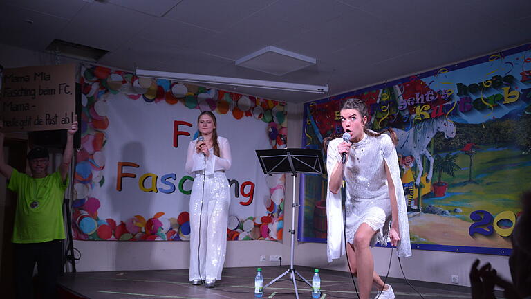 Fasching Poppenlauer - ABBA, Alexa Bartenstein und Selina Potschka Fasching Poppenlauer - ABBA, Alexa Bartenstein und Selina Potschka
