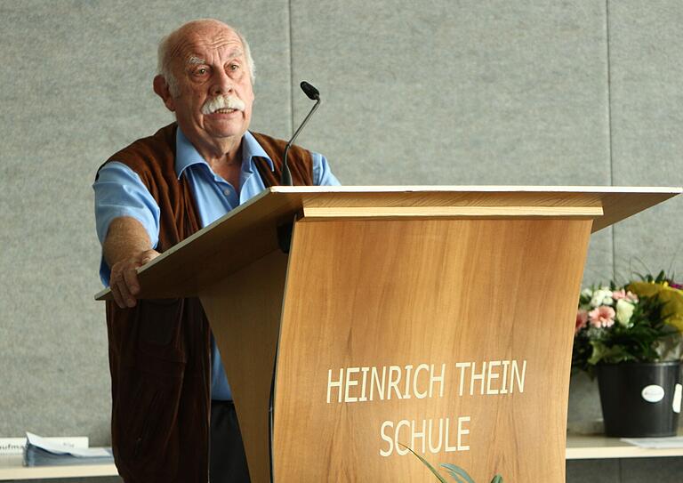 Kreishandwerksmeister Hans-Georg Häfner stellte die Bedeutung des heimischen Handwerks heraus Kreishandwerksmeister Hans-Georg Häfner stellte die Bedeutung des heimischen Handwerks heraus