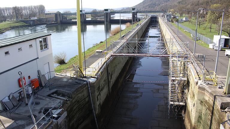 Die 300 Meter lange Kammer der Schleuse in Himmelstadt wurde 2021 trockengelegt (Archivbild). In diesem Jahr steht die Schleuse in Rothenfels an.