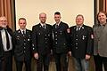Auf dem Foto (von links): Kreisbrandinspektor Andreas Schmitt, 2. Kommandant Tobias Haas, 1. Vorsitzender Sebastian Englert, 1. Kommandant Tobias Kunkel, Ehrenkommandant Egon Kunkel, Bürgermeister Richard Roos.