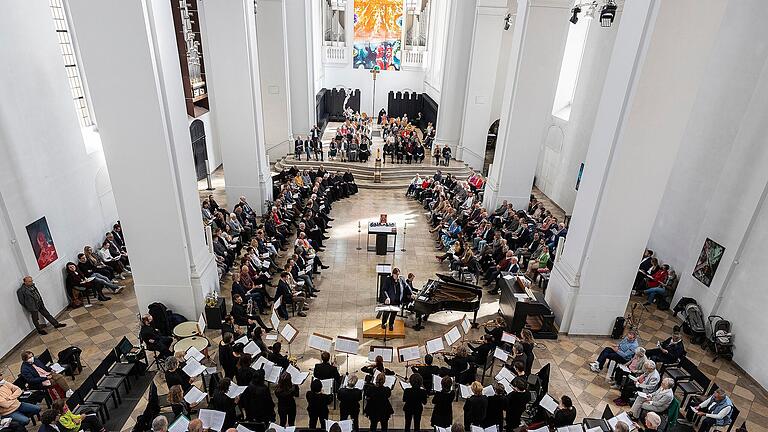 Die Fastenzeit in der Augustinerkirche steht in diesem Jahr unter dem Motto 'Zum Optimismus verpflichtet'.