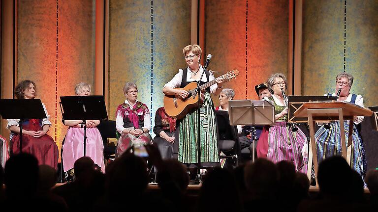 Abend im Zeichen der Traditionen und Bräuche der Rhön