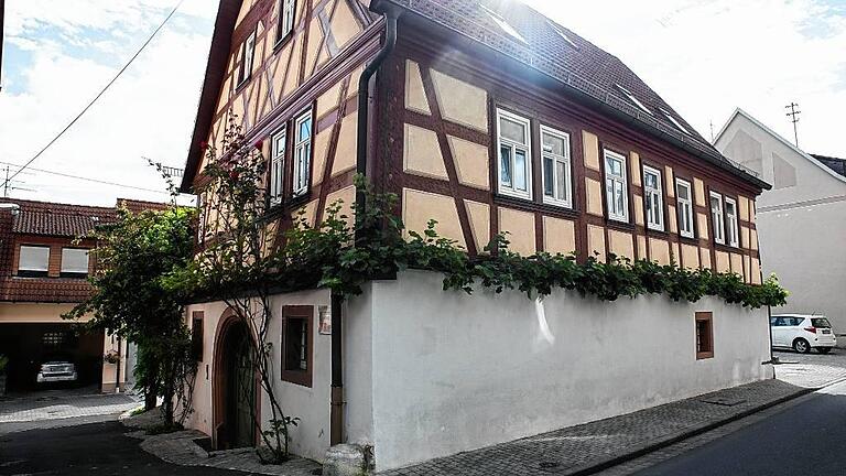 Zells ältestes Weinhändlerhaus von 1614 steht nach der Renovierung bestens da.