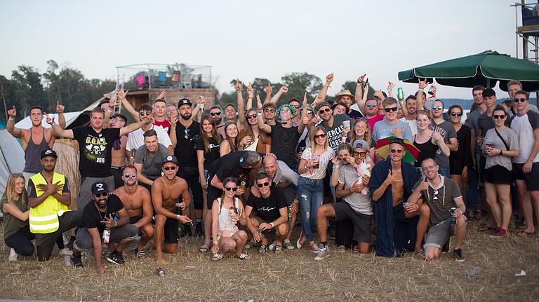 Auf dem Taubertal-Festival gehört das Feiern und Trinken auf dem Campingplatz mit dazu. Ein Bild wie dieses aus 2019 wird es im kommenden Jahr aber vermutlich nicht geben.