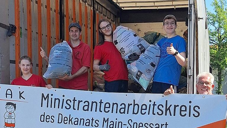 Spenden für Bedürftige in  Afrika und Südamerika kamen durch die Altkleidersammlung des Dekanates Main-Spessart zusammen.