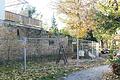 Weil von der angrenzenden Stadtmauer immer wieder Steine herunterfallen, musste die Stadt Gerolzhofen den Kleinkind-Bereich am Spielplatz in der Nördlichen Allee vorsichtshalber absperren.