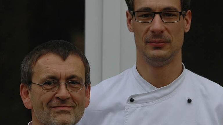 Sterneköche: Hermann Laudensack und sein Küchenchef Frederik Desch. Foto: S. Farkas - Sterneköche: Hermann Laudensack und sein Küchenchef Frederik Desch. Foto: S. Farkas Sterneköche: Hermann Laudensack und sein Küchenchef Frederik Desch. Foto: S. Farkas - Sterneköche: Hermann Laudensack und sein Küchenchef Frederik Desch. Foto: S. Farkas