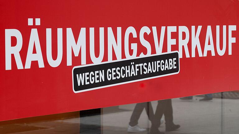 Geschäftsschließung       -  Unternehmen aus allen Wirtschaftsbereichen müssen bei Zahlungsunfähigkeit Insolvenz anmelden.