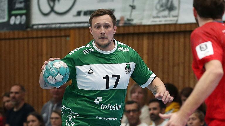 Am Mittwochabend steht ein Auswärtsspiel in Landshut an: Berufstätigen Spielern der Wölfe Würzburg wie Patrick Schmidt steht eine extrem kurze Nacht bevor. Am Mittwochabend steht ein Auswärtsspiel in Landshut an: Berufstätigen Spielern der Wölfe Würzburg wie Patrick Schmidt steht eine extrem kurze Nacht bevor.