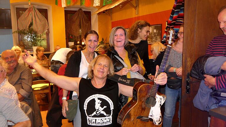 Kneipenmusiker und Sonnyboy Tim Brown eroberte mit seiner ansteckend gute Laune im 'Veracruz' die Herzen der Gäste.