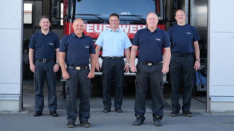 Die neuen Kreisbrandinspektoren im Landkreis Würzburg: Kreisbrandrat Michael Reitzenstein (Mitte) und die vier Kreisbrandinspektoren (von links) René Herbert (Inspektion West), Markus Fleder (Inspektion Nord-Ost), Karsten Ott (Inspektion Mitte) und Markus Dürr (Inspektion Süd).