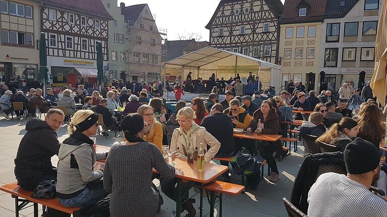 Shoppen und Schlemmen: Nach zwei Jahren Abstinenz tat dies dem Publikum beim 'Mellerschter Frühling' mal wieder richtig gut.