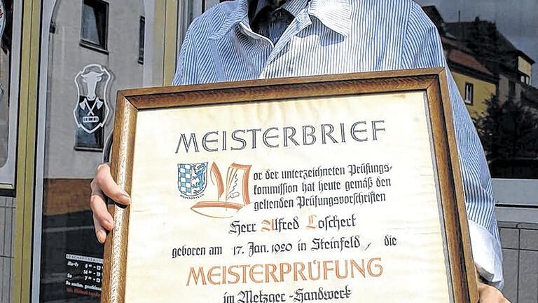 „Alter Meister“: Alfred Loschert dürfte einer der ältesten Handwerksmeister im Kreis sein. Geprüft wurde er 1946. „Alter Meister“: Alfred Loschert dürfte einer der ältesten Handwerksmeister im Kreis sein. Geprüft wurde er 1946.
