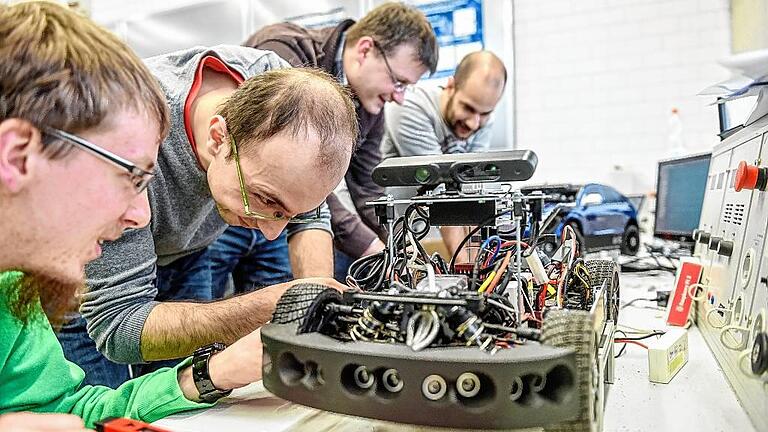 Für die Arbeit am autonomen Auto ist Fingerspitzengefühl gefragt.