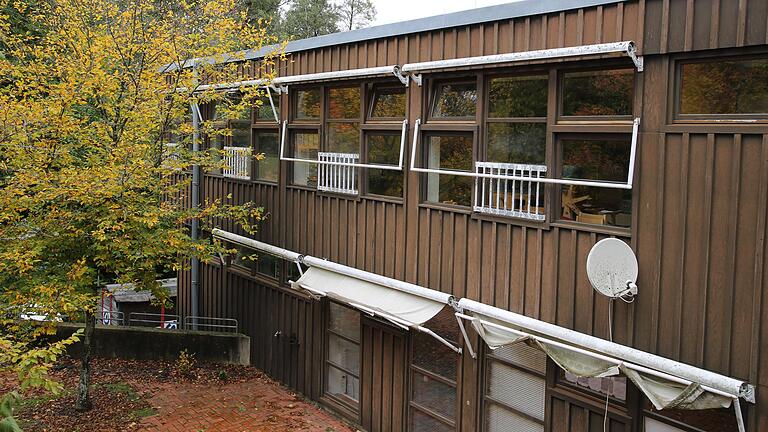 Im zweiten Stockwerk des zum Wald gerichteten Trakts der ehemaligen St. Nikolaus-Schule in Wombach werden sich auf 240 Quadratmetern die neuen Räumlichkeiten der neuen Montessori-Schule befinden.