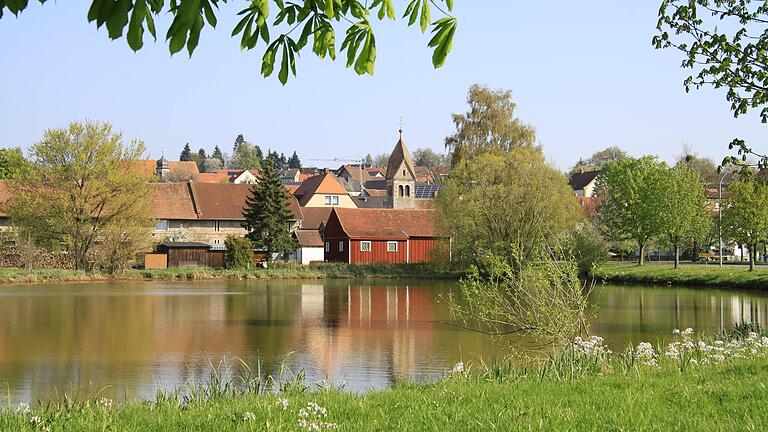 Die Gemeinde Wartmannsroth in Frankens Saalestück zeichnet sich durch ein besonderes Merkmal aus: Hier herrscht, nach Einwohnern, die größte Brennereien-Dichte in Deutschland.&nbsp;