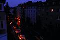 Wenn die Lichter plötzlich ausgehen. Im Juli 2011 traf ein Stromausfall ganz Hannover. Nur die akkubetriebenen Lampen einer Baustelle spendeten noch etwas Licht.