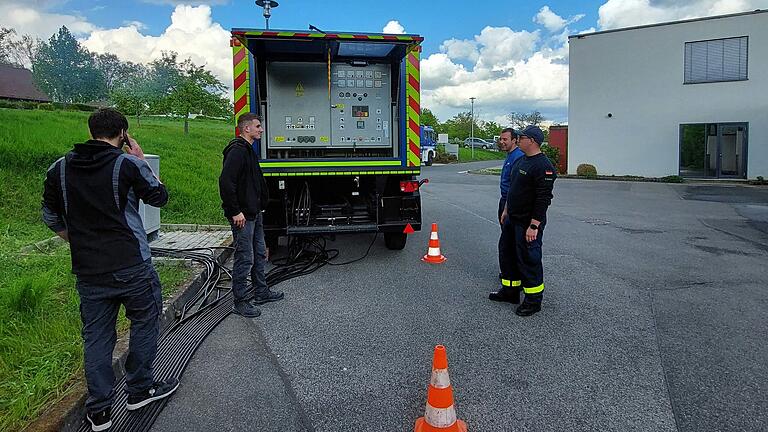 Ein sogenannter „Schwarztest“ ging am vergangenen Donnerstag mit Unterstützung des THW und des Technik-Teams der Haßberg-Kliniken erfolgreich über die Bühne.