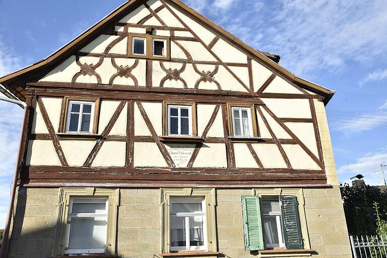 In diesem Haus in Hellingen wurde Edmund Stubenrauch 1859 geboren. Und hier starb er auch vor 100 Jahren, am 27. März 1925. In diesem Haus in Hellingen wurde Edmund Stubenrauch 1859 geboren. Und hier starb er auch vor 100 Jahren, am 27. März 1925.