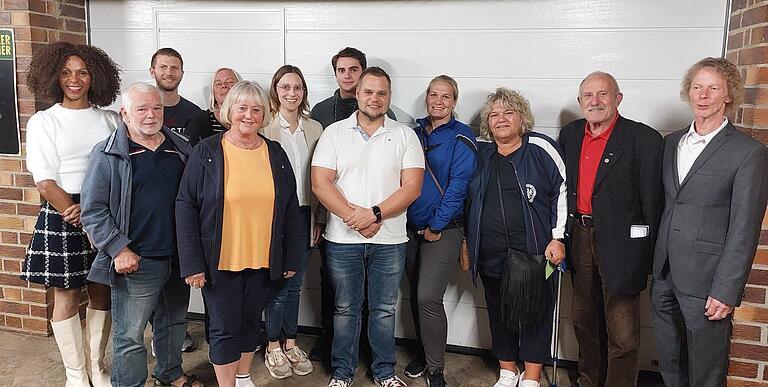 Auf dem Bild von link: Sheila Strahl-Walters, Klaus Borst, Sebastian Gocker, Andrea Stegner, Sigrid Borst, Lisa Reulein, Michael Horz, Lucas Speck, Franziska Wirth, Elke Büttel Wirth, BLS-Kreisvorsitzender Kurt Vogel, Vizepräsident Regionen des BTV Hartmut Jahn. Es fehlen Brigitte Koritke-Gemmer und Melanie Pörtner. Auf dem Bild von link: Sheila Strahl-Walters, Klaus Borst, Sebastian Gocker, Andrea Stegner, Sigrid Borst, Lisa Reulein, Michael Horz, Lucas Speck, Franziska Wirth, Elke Büttel Wirth, BLS-Kreisvorsitzender Kurt Vogel, Vizepräsident Regionen des BTV Hartmut Jahn. Es fehlen Brigitte Koritke-Gemmer und Melanie Pörtner.