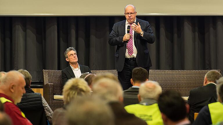 &bdquo;Ich habe verstanden&ldquo;, bekannte Wirtschaftsminister Peter Altmaier ganz offen nach der rund zweieinhalbstündigen Diskussion, &bdquo;Sie wollen gar keine Trassen.&ldquo;