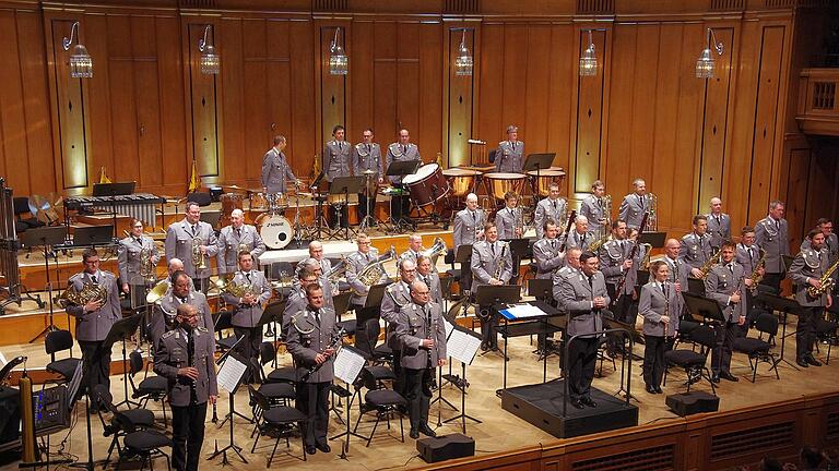 Das Heeresmusikkorps Veitshöchheim spielte im Max-Littmann-Saal in Bad Kissingen. - Das Heeresmusikkorps Veitshöchheim spielte im Max-Littmann-Saal in Bad Kissingen. Das Heeresmusikkorps Veitshöchheim spielte im Max-Littmann-Saal in Bad Kissingen. - Das Heeresmusikkorps Veitshöchheim spielte im Max-Littmann-Saal in Bad Kissingen.