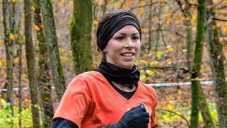 Lächelnd zum Sieg: Bianca Loge von der Landau Running Company gewinnt mit einem überragenden Vorsprung von 17 Minuten den Marathon.