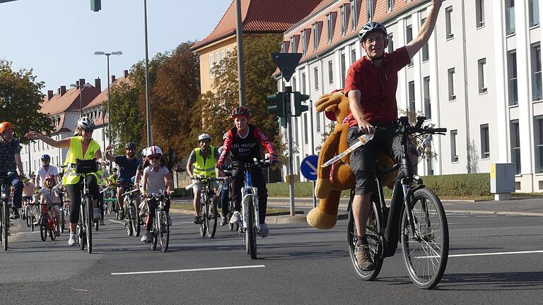 Eine von vielen Agenda-2030-Aktivitäten in Schweinfurt: Die Kidical Mass Fahrradtour, hier aus dem Jahr 2020.&nbsp;