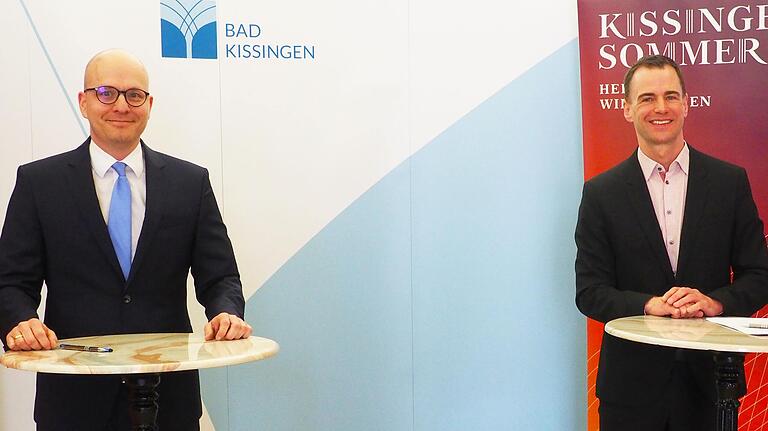 Vertragsunterzeichnung am 10. März in Bad Kissingen: Oberbürgermeister Dirk Vogel (links) mit Alexander Steinbeis. Vertragsunterzeichnung am 10. März in Bad Kissingen: Oberbürgermeister Dirk Vogel (links) mit Alexander Steinbeis.