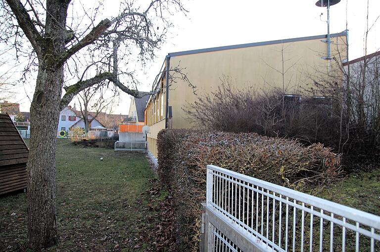 Der Kindergarten St. Martin in Alitzheim bekommt in diesem Jahr einen Anbau für eine Kinderkrippe. Kostenpunkt: rund zweieinhalb Millionen Euro. Der Kindergarten St. Martin in Alitzheim bekommt in diesem Jahr einen Anbau für eine Kinderkrippe. Kostenpunkt: rund zweieinhalb Millionen Euro.
