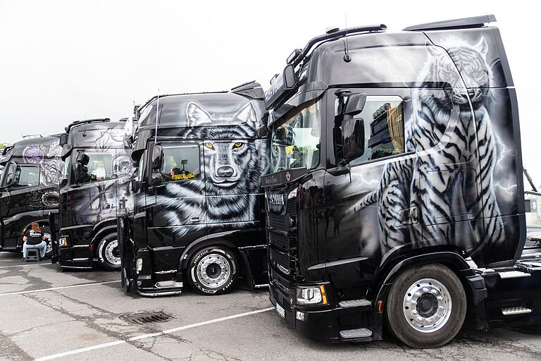 Die ausgestellten Trucks zogen die Blicke der Besucher auf sich.