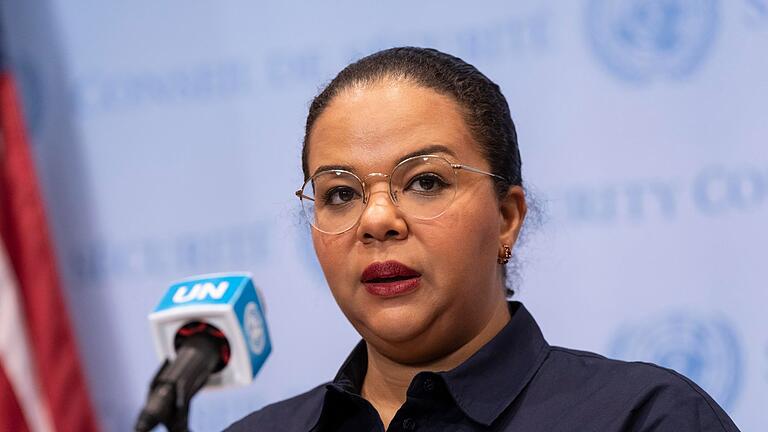 Konflikte im Kongo       -  Die kongolesische Außenministerin fordert den FC Bayern und weitere europäische Clubs auf, ihre Sponsoringverträge mit Ruanda zu beenden.