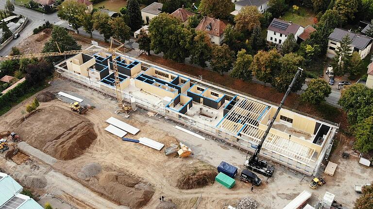 Der Neubau des Hauses für Jugend und Familie bindet in den nächsten Jahren rund zehn Millionen Euro, die an anderer Stelle fehlen. Der Neubau des Hauses für Jugend und Familie bindet in den nächsten Jahren rund zehn Millionen Euro, die an anderer Stelle fehlen.