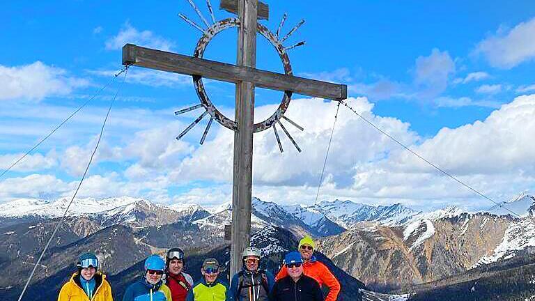 Die Gruppe auf dem Sattelberg - Die Gruppe auf dem Sattelberg Die Gruppe auf dem Sattelberg - Die Gruppe auf dem Sattelberg