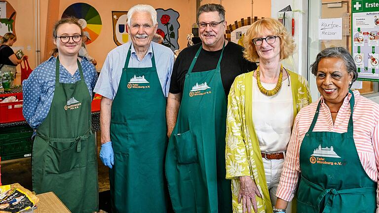 Sie engagieren sich zum Teil schon seit vielen Jahren ehrenamtlich für die Tafel Würzburg (von links): Lena Amend, Robert Meusert,
Jürgen Weigand, Susanne Kolbert und Benvinda Eckardt.