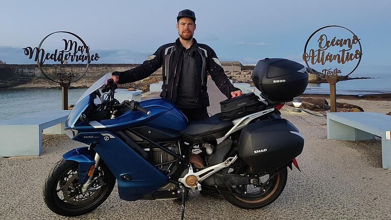 Sebastian Goeß aus Würzburg ist mit seinem E-Motorrad 15 000 Kilometer durch Europa gefahren. Sebastian Goeß aus Würzburg ist mit seinem E-Motorrad 15 000 Kilometer durch Europa gefahren.