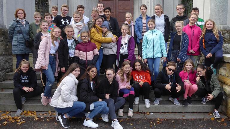 Eine Schülergruppe aus den Mittelschulen Burgsinn und Gemünden verbrachte eine Woche an der Partnerschule im tschechischen Litomyšl.