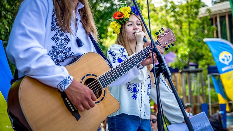 Auch eine ukrainische Musikgruppe wird beim 'Frühling International' am Sonntag unterhalb der Würzburger Festung zu hören sein. Auch eine ukrainische Musikgruppe wird beim 'Frühling International' am Sonntag unterhalb der Würzburger Festung zu hören sein.
