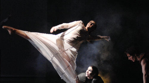 Ballett       -  Szenen aus dem Ballett 'Medea'/'Feuervogel' am Würzburger Mainfranken Theater.