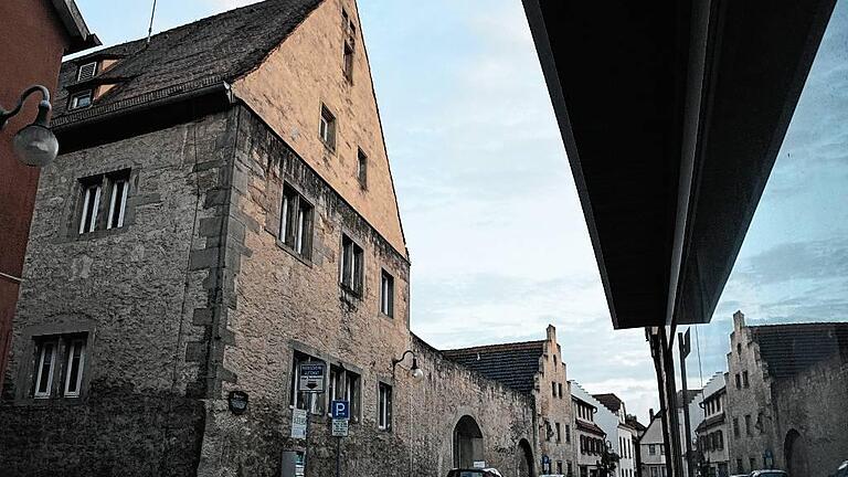 Die ehemalige Würzburger Amtskellerei befindet sich seit kurzem im Besitz der Stadt. Die Stadträte könnten sich eine Nutzung als Kulturzentrum vorstellen.