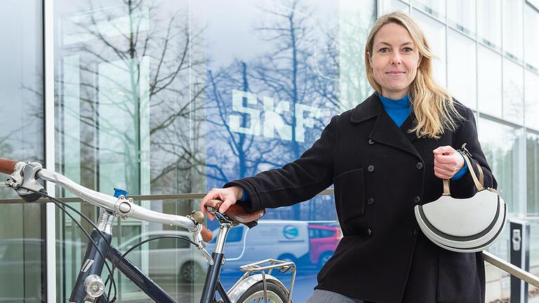 Statt mit dem Dienstwagen fährt Anna Krimmel mit dem Rad zur Arbeit. Die 42-Jährige ist die erste Frau in der Geschäftsführung der SKF GmbH.