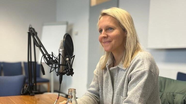 Friederike Kromp war im Januar beim Main-Post-Podcast Dauer-Derby zu Gast. Im Steilpass-Interview erzählt sie von ihrer Arbeit als Bundestrainerin im weiblichen Nachwuchs-Bereich.