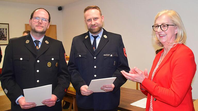 Kai Weichert und Markus Appel wurden von Bürgermeisterin Susanne Knof geehrt. Kai Weichert und Markus Appel wurden von Bürgermeisterin Susanne Knof geehrt.