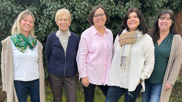 Das Team des ambulanten Kinderhospiz Sternenzelt Mainfranken mit Sitz in Marktheidenfeld (von links): Ute Geiger, Sonja Klein, Astrid Scherger, Karina Schwackenhofer und Dagmar Pfeuffer. Das Team des ambulanten Kinderhospiz Sternenzelt Mainfranken mit Sitz in Marktheidenfeld (von links): Ute Geiger, Sonja Klein, Astrid Scherger, Karina Schwackenhofer und Dagmar Pfeuffer.