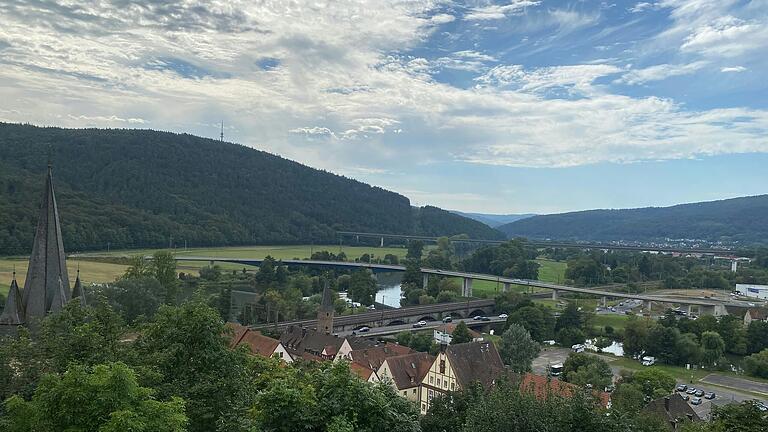 Blick von der Scherenburg auf die südwestliche Altstadt von Gemünden. Blick von der Scherenburg auf die südwestliche Altstadt von Gemünden.