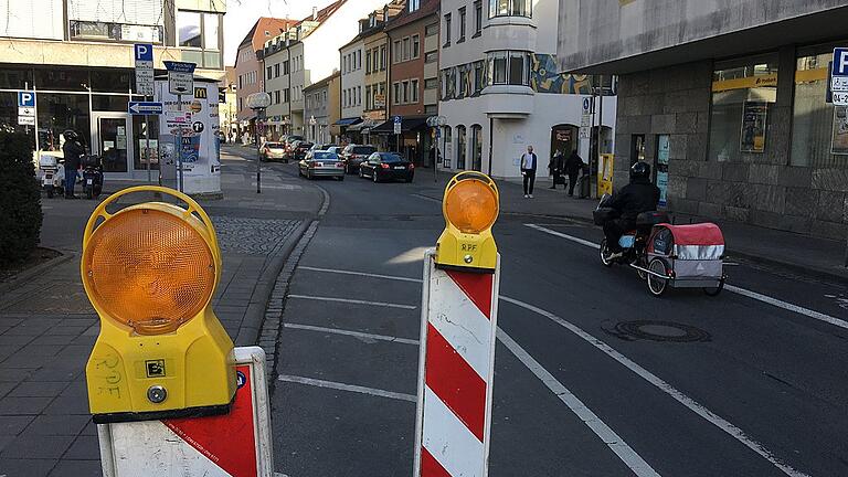 Im Moment zu teuer: Die Ausschreibung für die Sanierung der Zehntstraße in Schweinfurt ergab Mehrkosten von 500 000 Euro. Nun soll in Teilabschnitten ausgeschrieben und erst nächstes Jahr saniert werden.